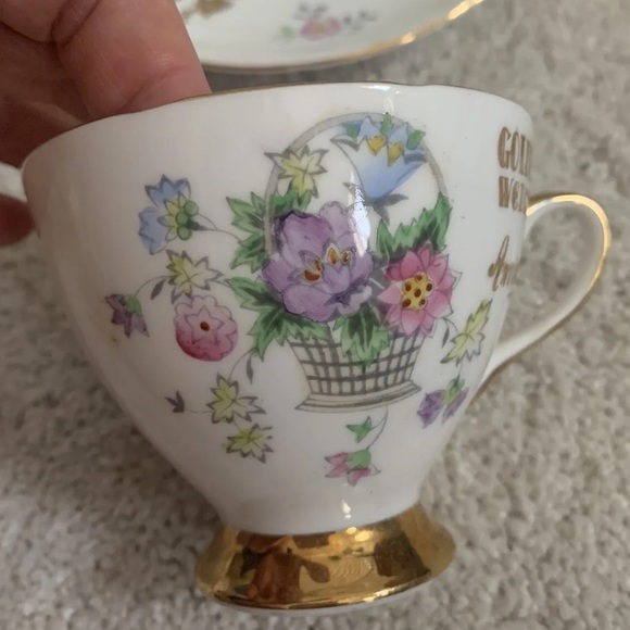Vintage 1980’s Gladstone Bone China Golden Wedding Teacup and saucer - Picture 3 of 10